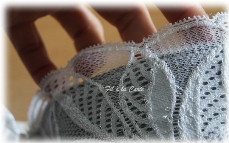 Soutien gorge gris et blanc3