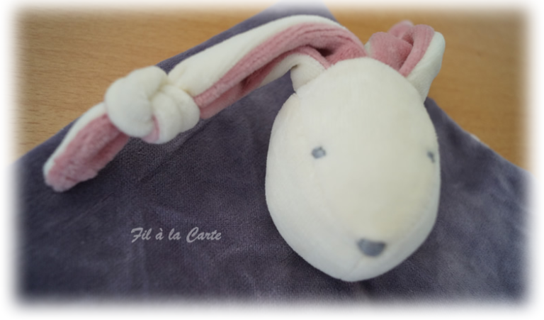 Doudou lapin prune rose2