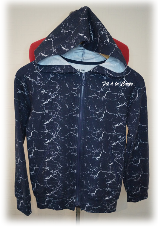 Sweat craquelé bleu marine 152 cm