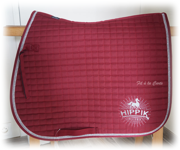 Tapis brodé Hippik