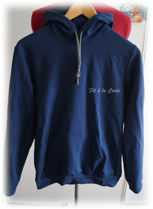 Sweat bleu marine capuche 158 cm