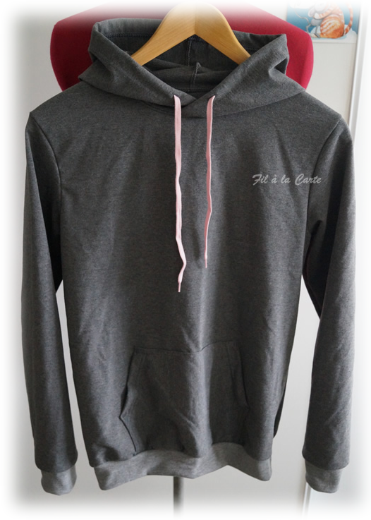 Sweat gris capuche 158 cm