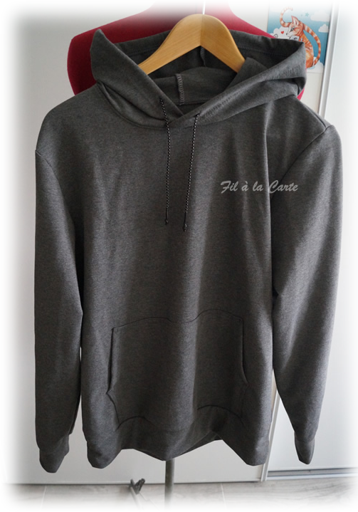 Sweat gris capuche 170 cm