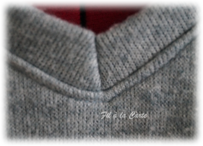 Pull col V bleu2